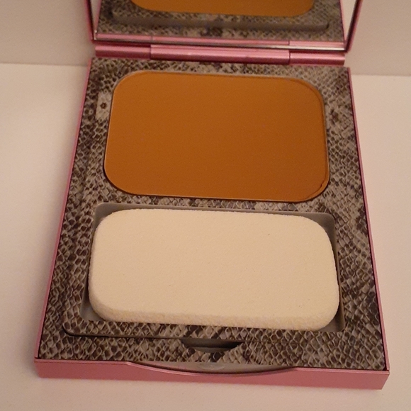Powder Bronzer - Picture 2 of 6